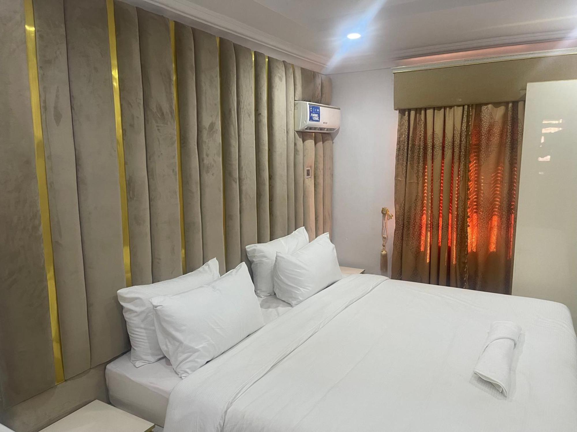White Gold Hotel Ikeja Exterior foto
